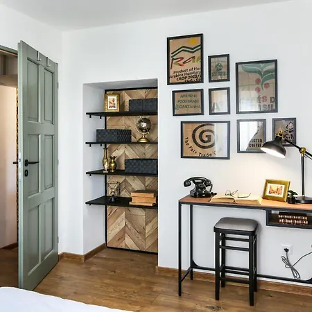 Snila Apartment *